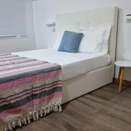 호스텔 A.l. Katekero *