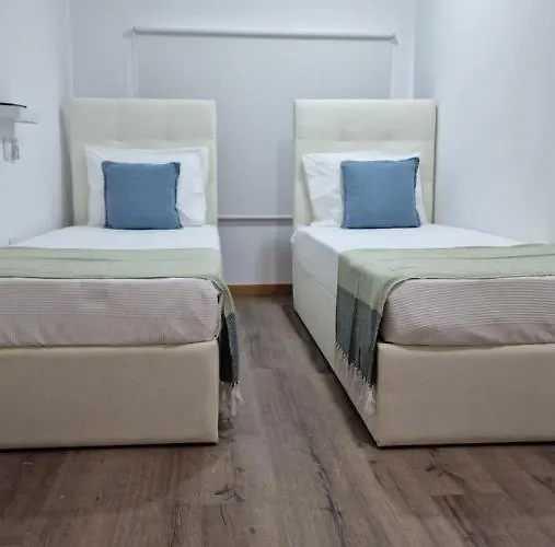 بيت شباب A.l. Katekero *