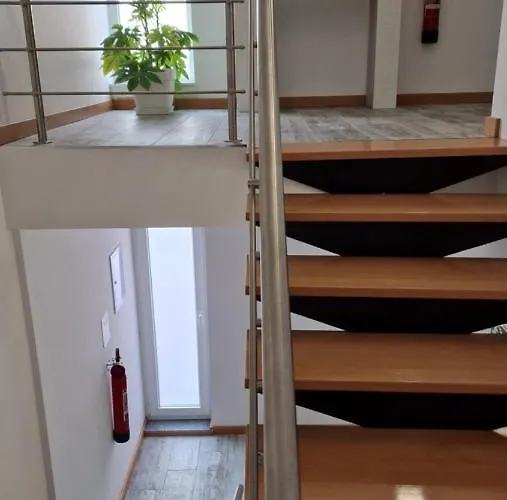 A.l. Katekero بيت شباب