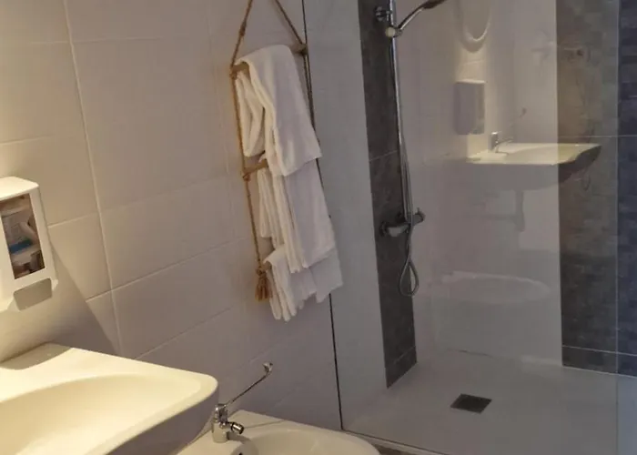 A.l. Katekero بيت شباب